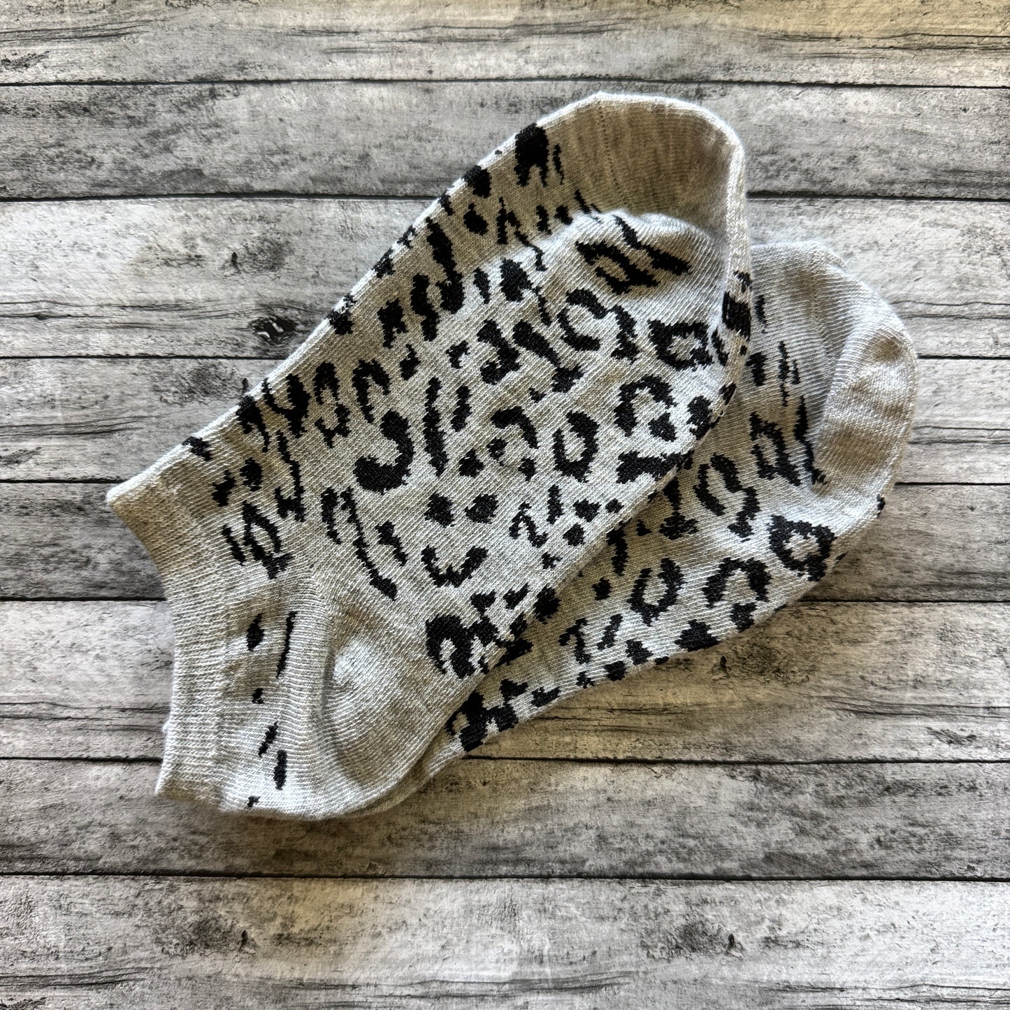 Women’s Grey Leopard Socks