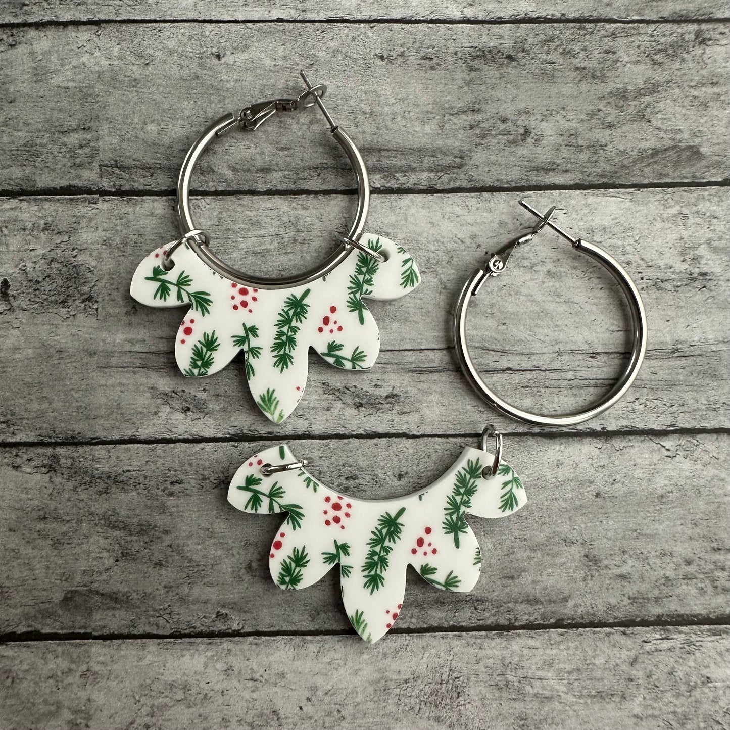 Holly Sprigs and Berries Interchangeable Hoop