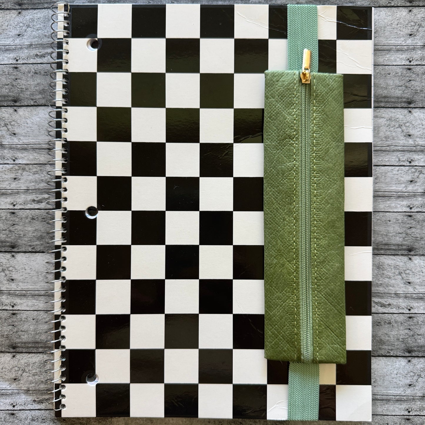 Green Notepad Pen Holder