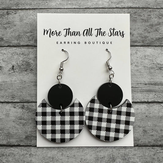 Black and White Plaid Crescent Circle